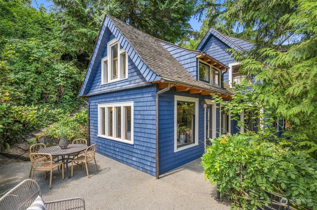 Photo of 603 36th Avenue, Seattle, WA 98122 (MLS # 2303349)