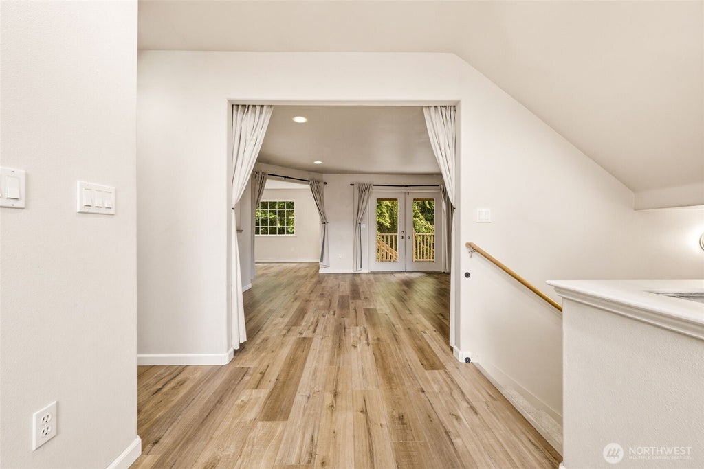 Photo of 4729 Seahurst Avenue, Everett, WA 98203 (MLS # 2557338)