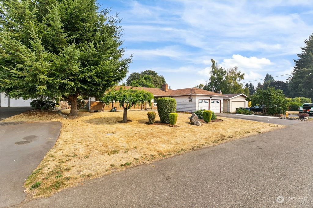 Photo of 18944 33rd Avenue S, SeaTac, WA 98188 (MLS # 2148200)