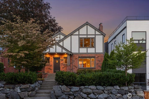 Photo of 4124 Burke Avenue N, Seattle, WA 98103 (MLS # 2580950)