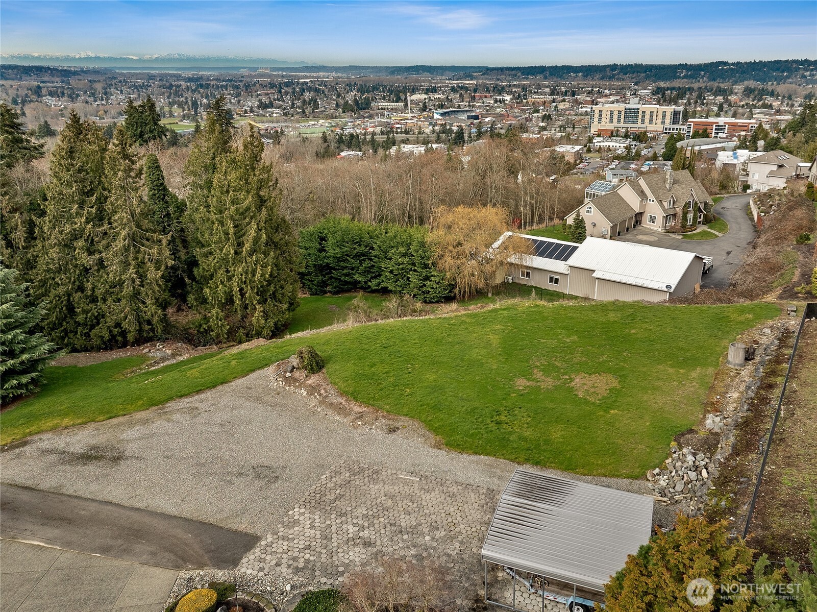 2137 3rd Street SE