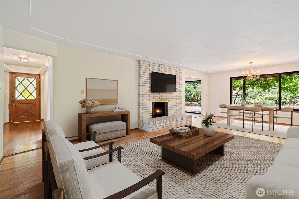 Photo of 10923 SE 10th Place, Bellevue, WA 98004 (MLS # 2406653)