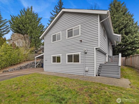 Photo of 12026 NE 99th Lane, Kirkland, WA 98033 (MLS # 2487945)