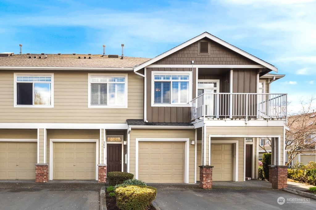 Photo of 504 241st Lane SE #B6, Sammamish, WA 98074 (MLS # 2232783)