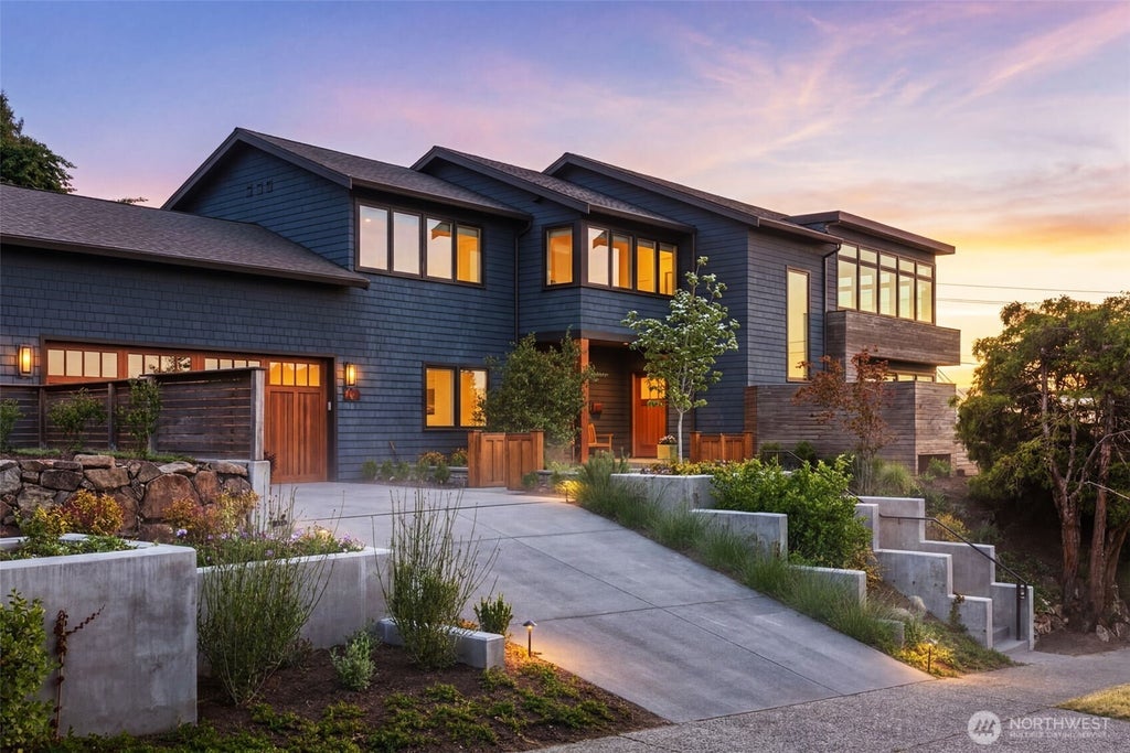 Photo of 2506 W Halladay Street, Seattle, WA 98199 (MLS # 2558378)