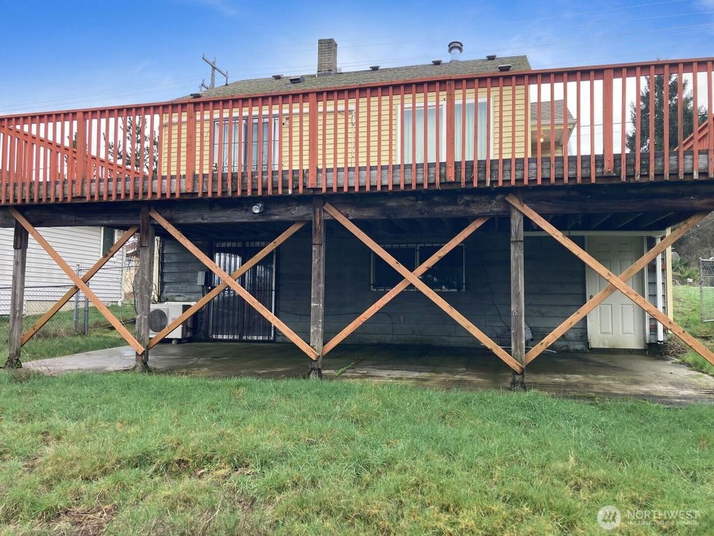 Photo of 10231 Beacon Avenue S, Tukwila, WA 98178 (MLS # 2495298)