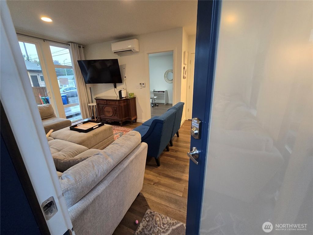 Photo of 1017 NE 55TH Street, Seattle, WA 98105 (MLS # 2425244)