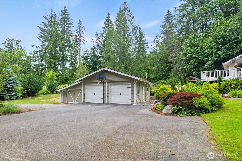 Photo of 16820 269th Avenue SE, Issaquah, WA 98027 (MLS # 2470210)