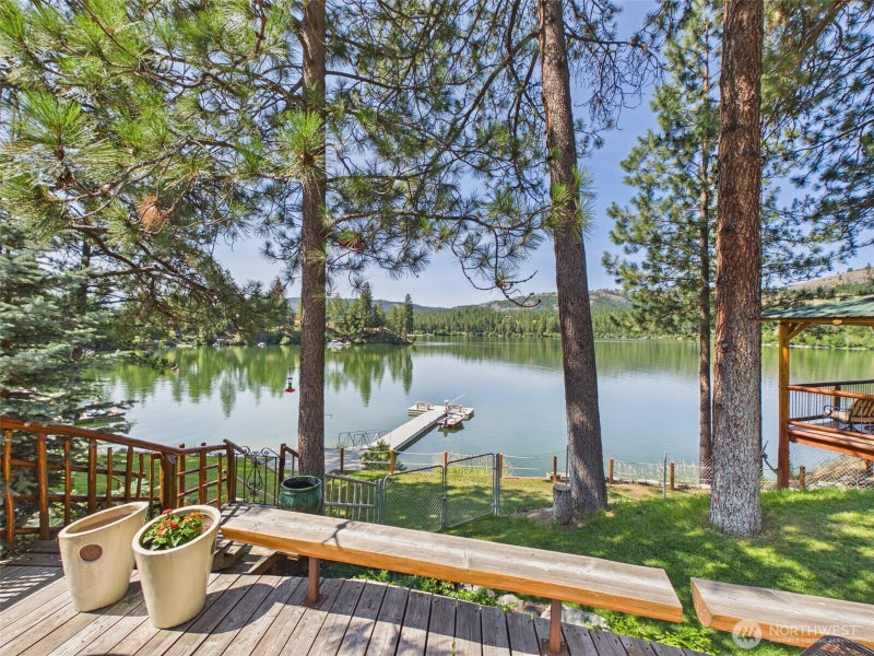 10 Wayland Cove Road
