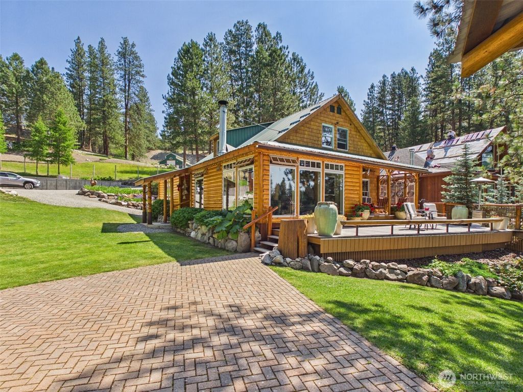Photo of 10 Wayland Cove Road, Republic, WA 99166 (MLS # 2554380)