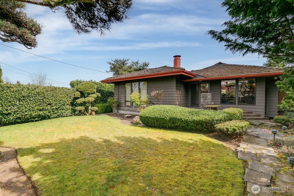 Photo of 606 Wetmore Avenue, Everett, WA 98201 (MLS # 2500784)