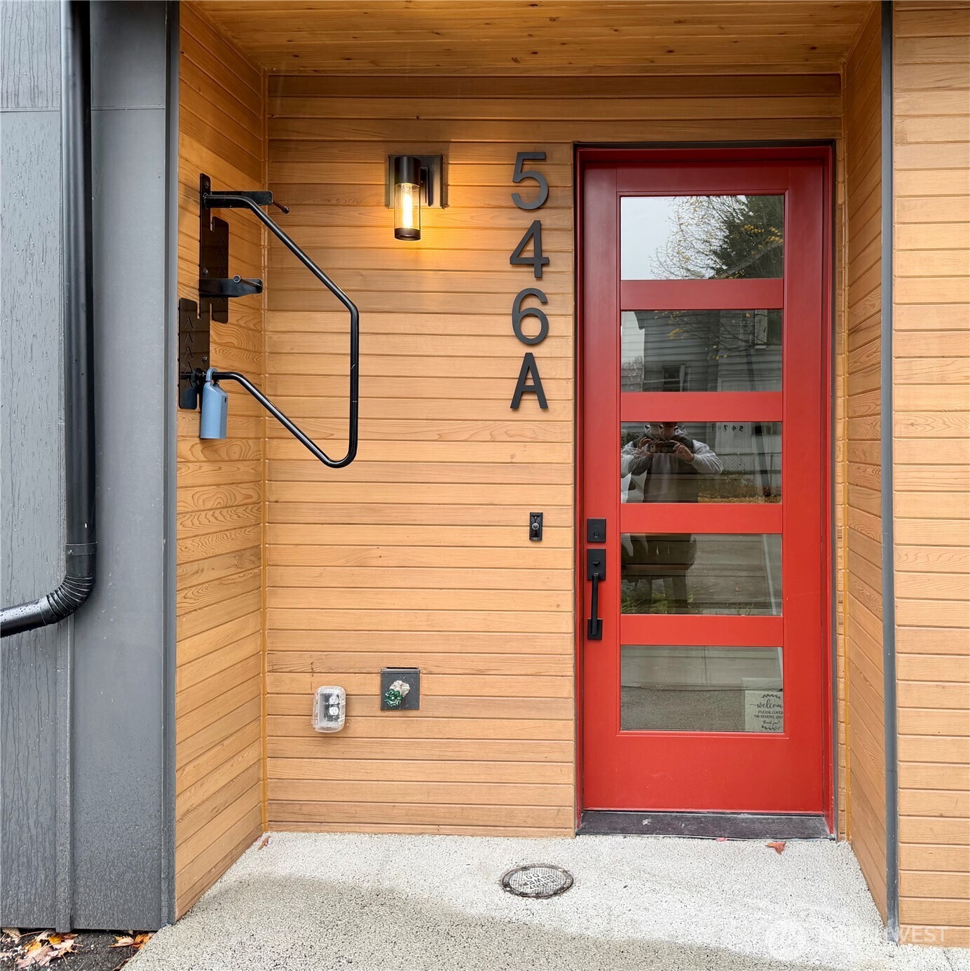 546 S Cloverdale Street A