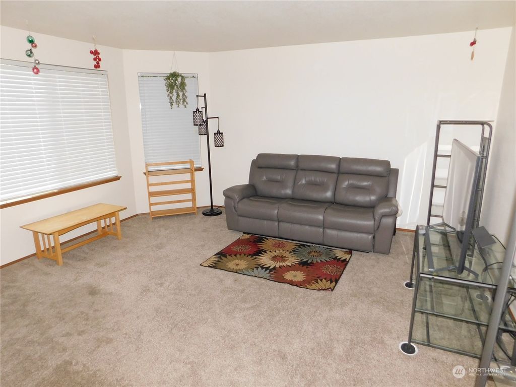 Photo of 21814 14th Place W, Lynnwood, WA 98036 (MLS # 2193438)