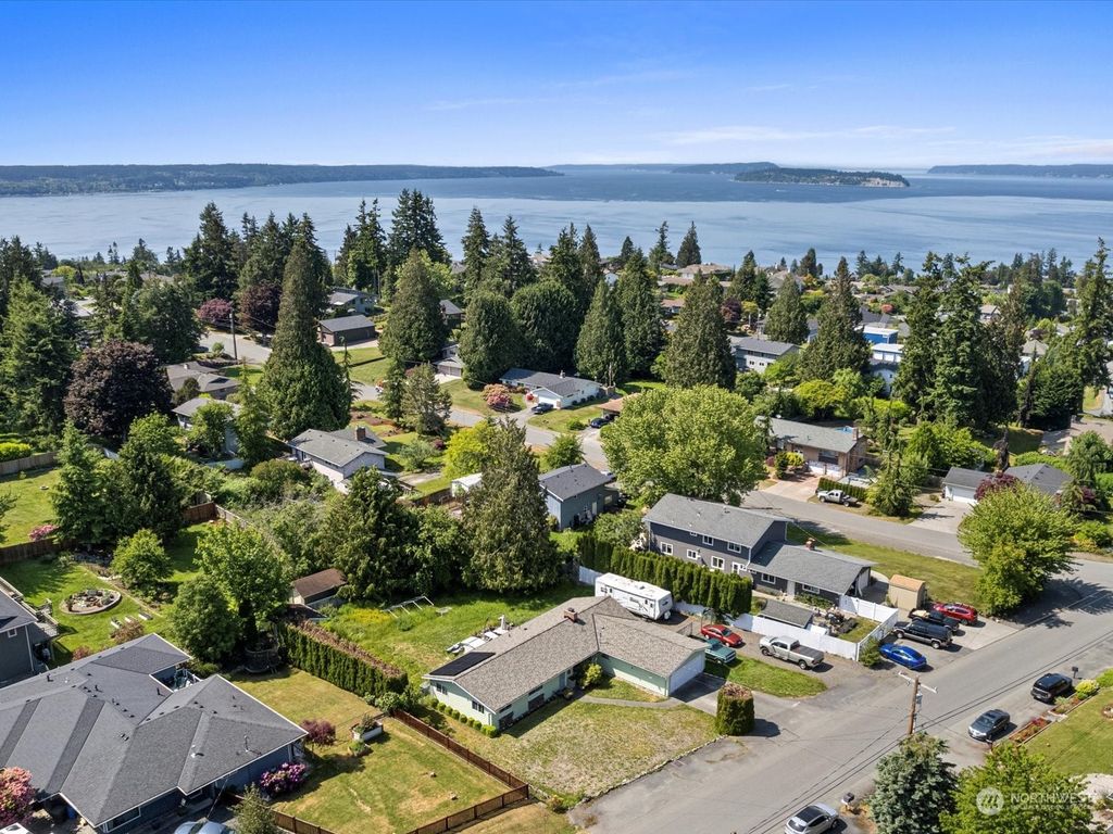 Photo of 5502 Ocean Avenue, Everett, WA 98203 (MLS # 2075374)