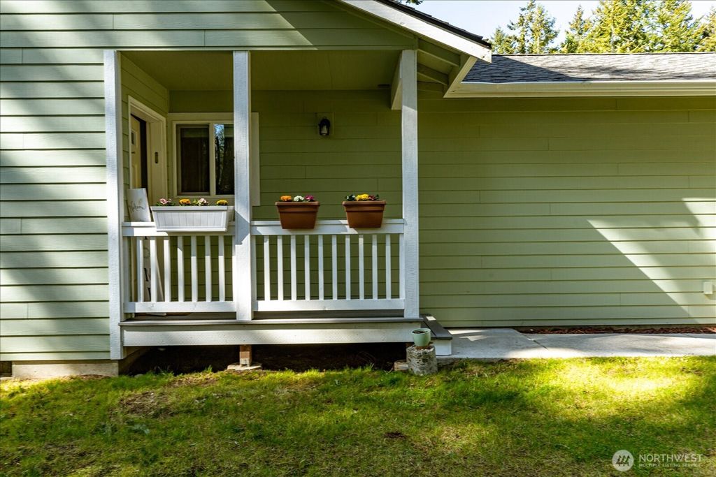 Photo of 1035 W Starflower Road, Oak Harbor, WA 98277 (MLS # 2500265)