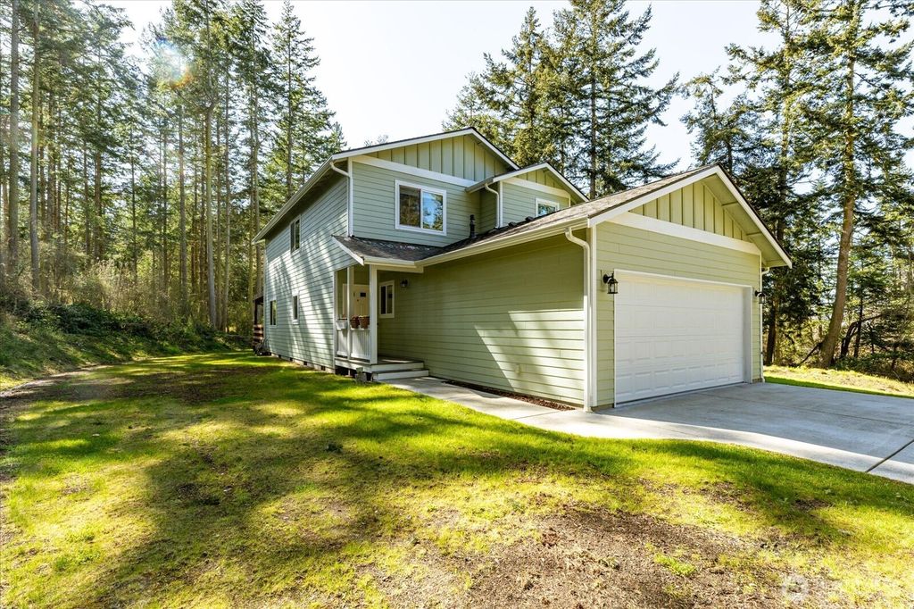 Photo of 1035 W Starflower Road, Oak Harbor, WA 98277 (MLS # 2500265)