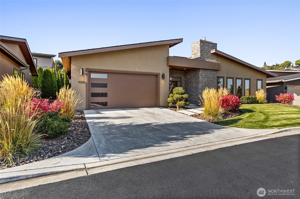Photo of 4305 Catalyss Way, Yakima, WA 98908 (MLS # 2572555)