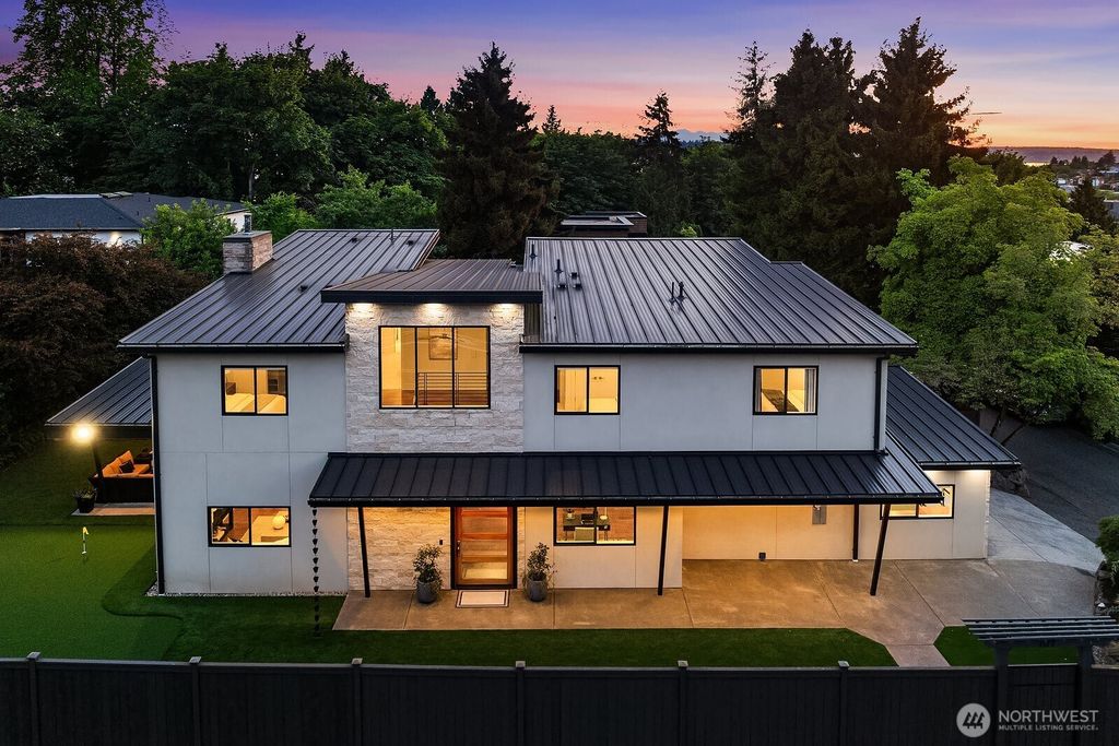 Photo of 107 6th Street S, Kirkland, WA 98033 (MLS # 2525291)