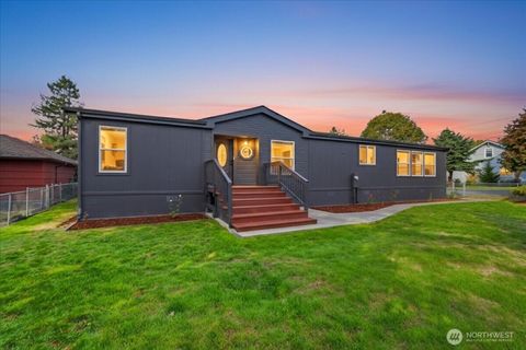 385 Front Avenue NW Castle Rock WA 98611