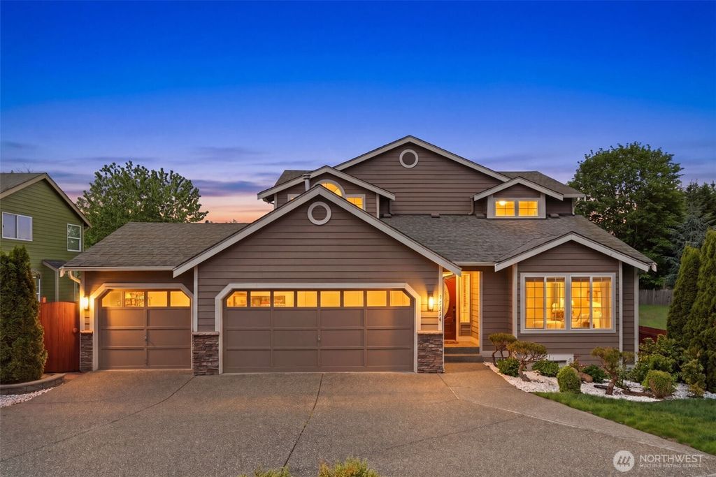 Photo of 10718 SE 268th Street, Kent, WA 98030 (MLS # 2518217)