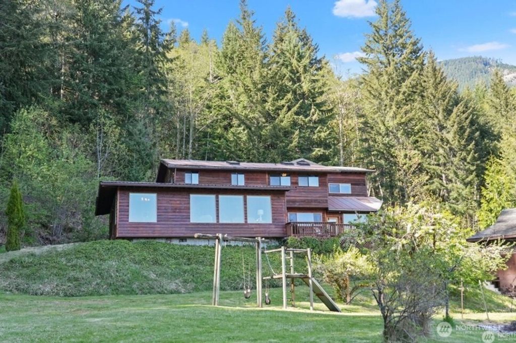 Photo of 289 Long and Winding Road, Randle, WA 98377 (MLS # 2457084)