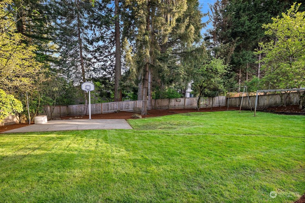 Photo of 18015 NE 33rd Street, Redmond, WA 98052 (MLS # 2229005)