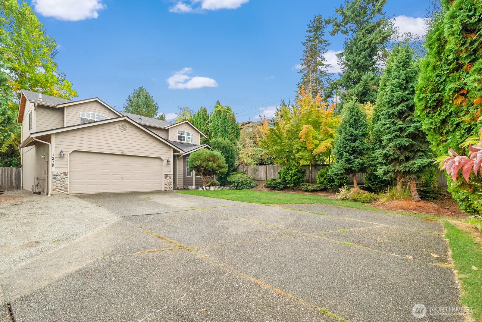 1236 29th Avenue Ct SW