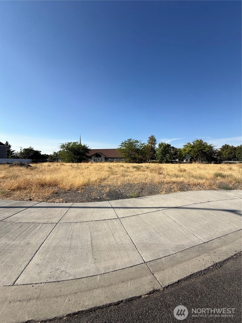910 W Ted Yao Way