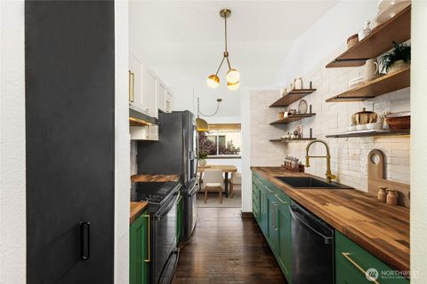 Photo of 1235 SW 132nd Lane #931, Burien, WA 98146 (MLS # 2488959)