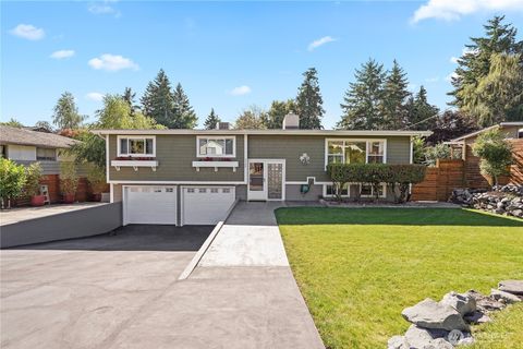 Photo of 2120 Seaview Street W, University Place, WA 98466 (MLS # 2402668)