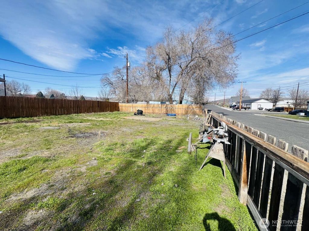 Photo of 34 SE 4th Avenue, Soap Lake, WA 98851 (MLS # 2503305)