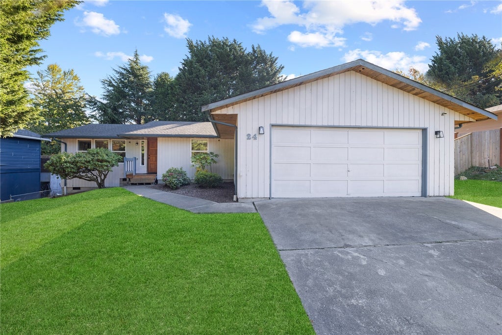 Photo of 24 74th Street SW, Everett, WA 98203 (MLS # 2591023)