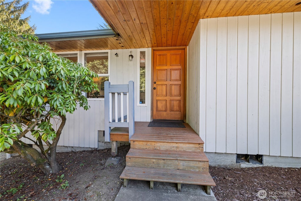 Photo of 24 74th Street SW, Everett, WA 98203 (MLS # 2591023)