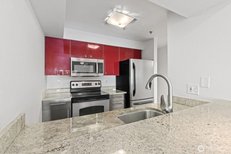 530 Melrose Avenue E 507