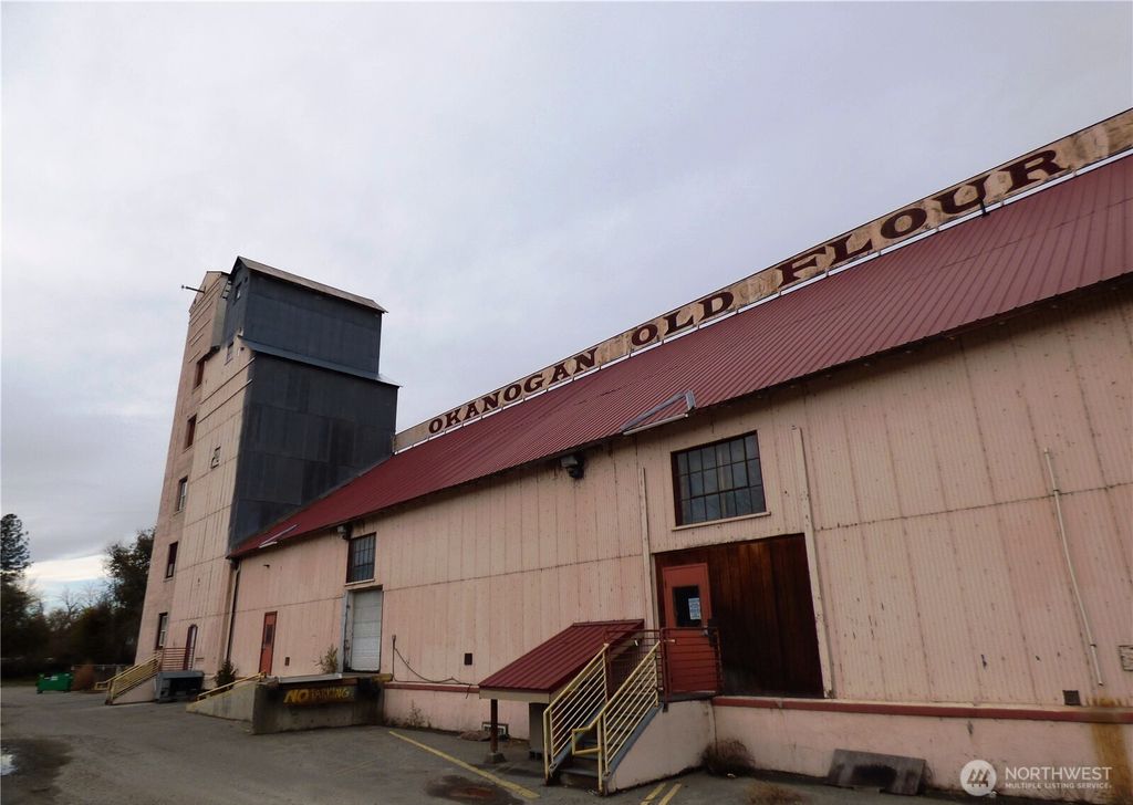 Photo of 96 E Pine Street, Okanogan, WA 98840 (MLS # 2475246)