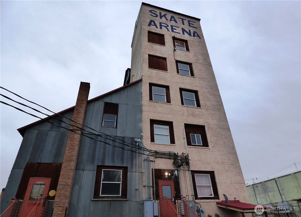 Photo of 96 E Pine Street, Okanogan, WA 98840 (MLS # 2475246)