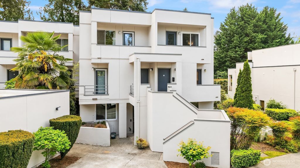 Photo of 17001 Inglewood Road NE #M211, Kenmore, WA 98028 (MLS # 2522278)