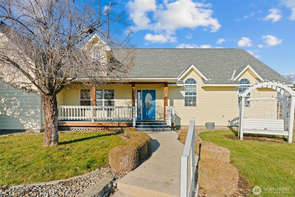 Photo of 61 Lenes Road, Ellensburg, WA 98926 (MLS # 2473355)