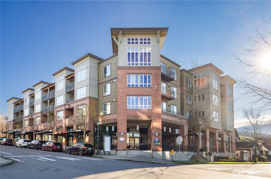 Photo of 1840 25th Avenue NE #303, Issaquah, WA 98029 (MLS # 2469170)