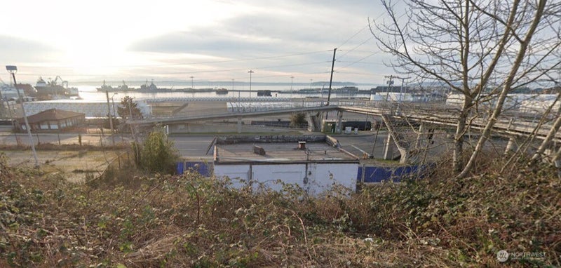 2501 W Marine View Drive