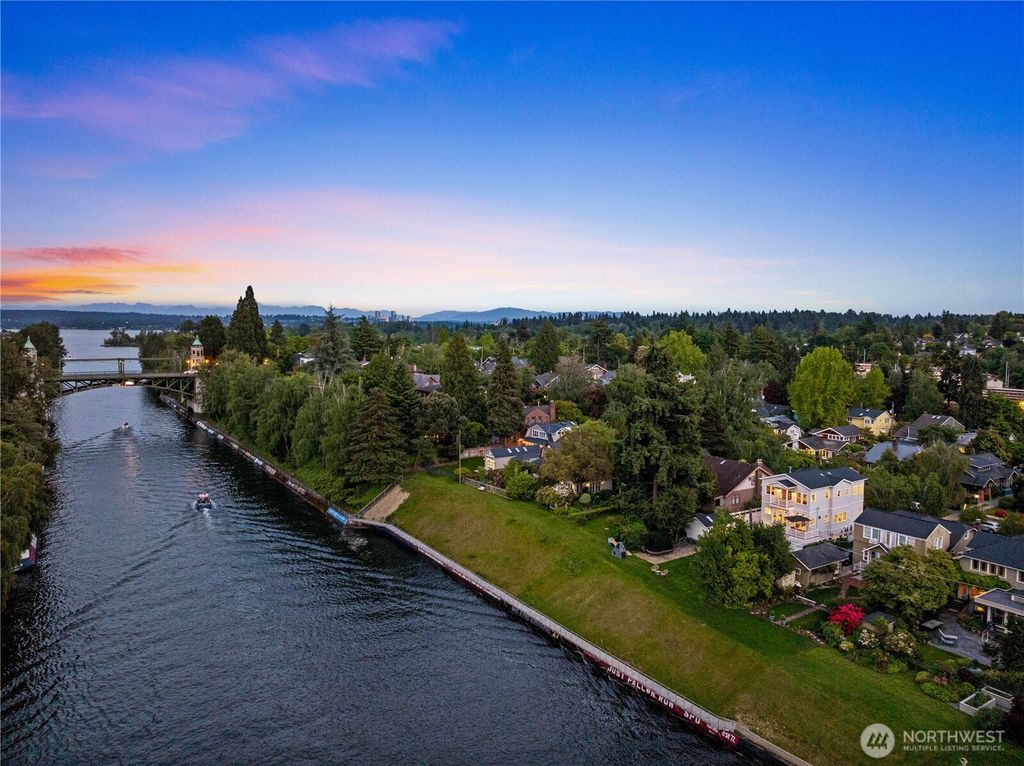 Photo of 1832 E Shelby Street, Seattle, WA 98112 (MLS # 2379430)