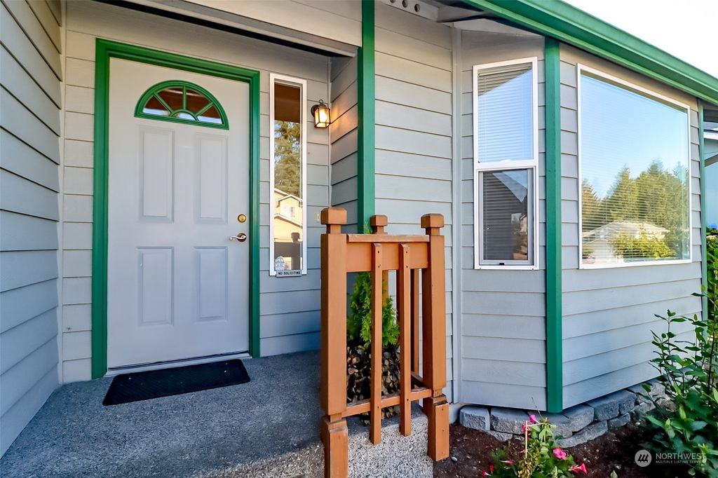 Photo of 302 79th Place SW, Everett, WA 98203 (MLS # 2132755)