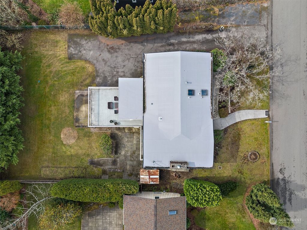 Photo of 16551 SE 28th Street, Bellevue, WA 98008 (MLS # 2045229)