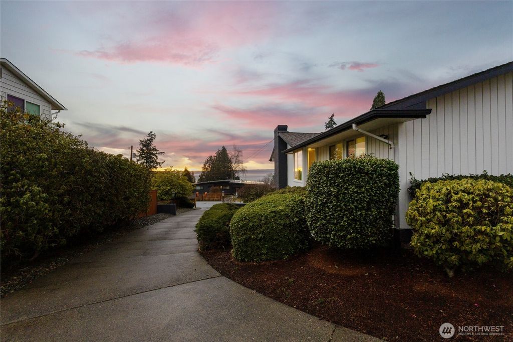 Photo of 18174 Brittany Drive SW, Normandy Park, WA 98166 (MLS # 2333517)