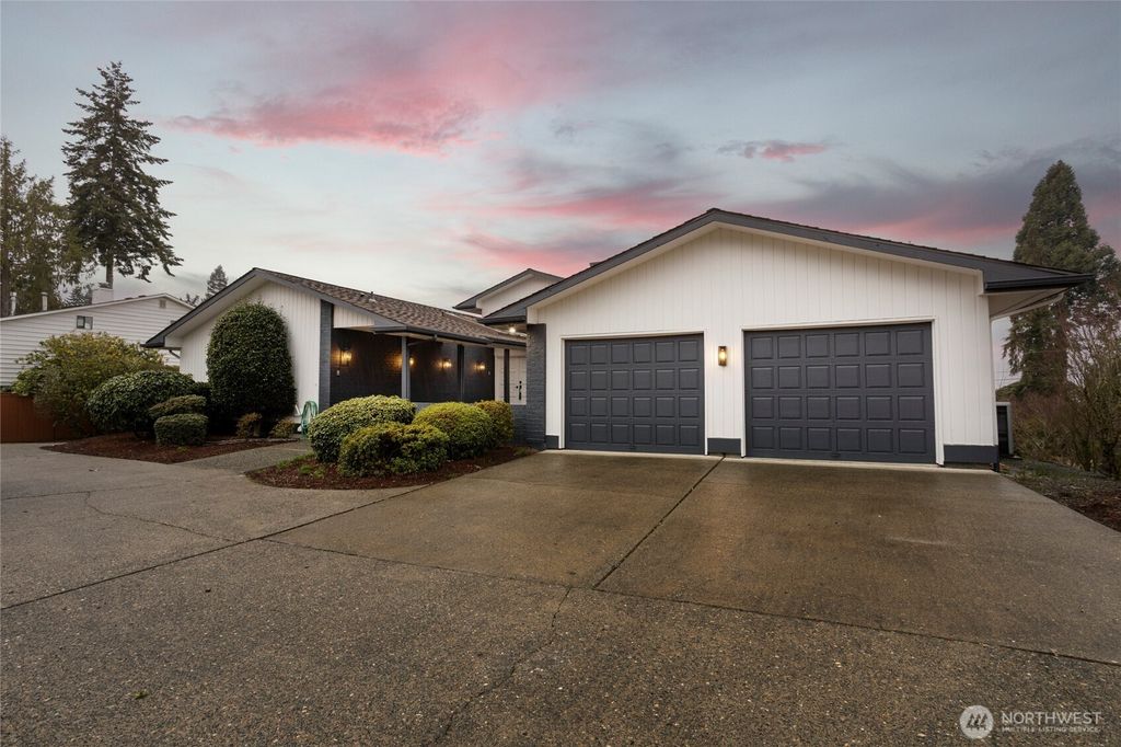 Photo of 18174 Brittany Drive SW, Normandy Park, WA 98166 (MLS # 2333517)