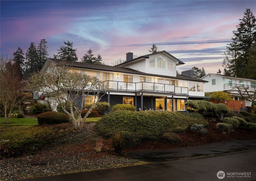 Photo of 18174 Brittany Drive SW, Normandy Park, WA 98166 (MLS # 2333517)