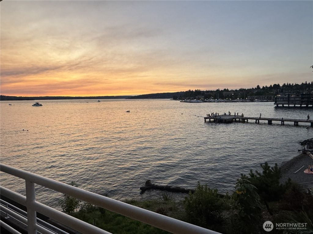 Photo of 733 Lake Street S #202, Kirkland, WA 98033 (MLS # 2444973)