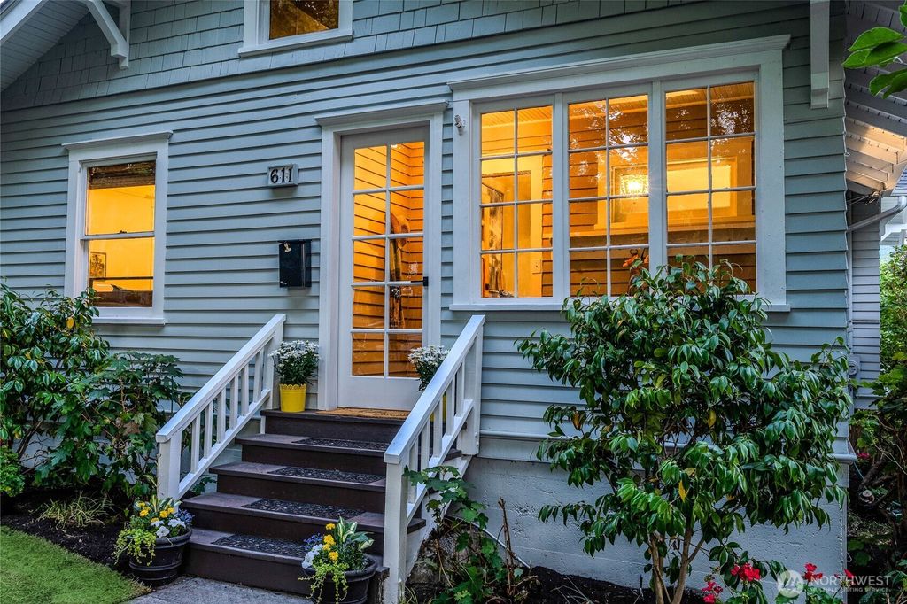 Photo of 611 NW 53rd Street, Seattle, WA 98107 (MLS # 2413871)