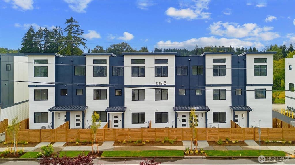 Photo of 17116 35th Drive SE #B4, Bothell, WA 98012 (MLS # 2572676)
