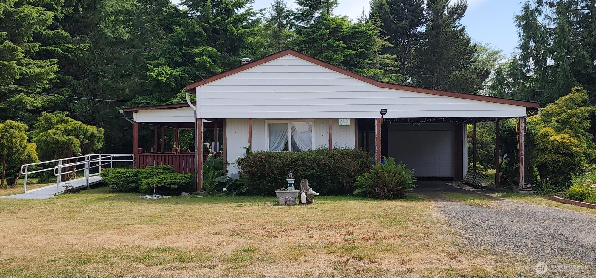 721 E Elizabeth Avenue